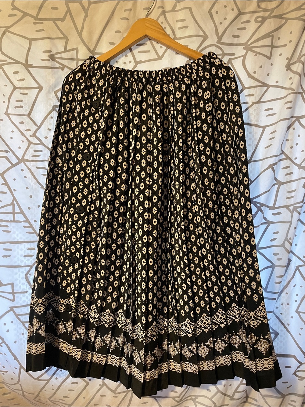 Vintage navy and White Midi Skirt Greek ethnic Swiss style ish pattern navy